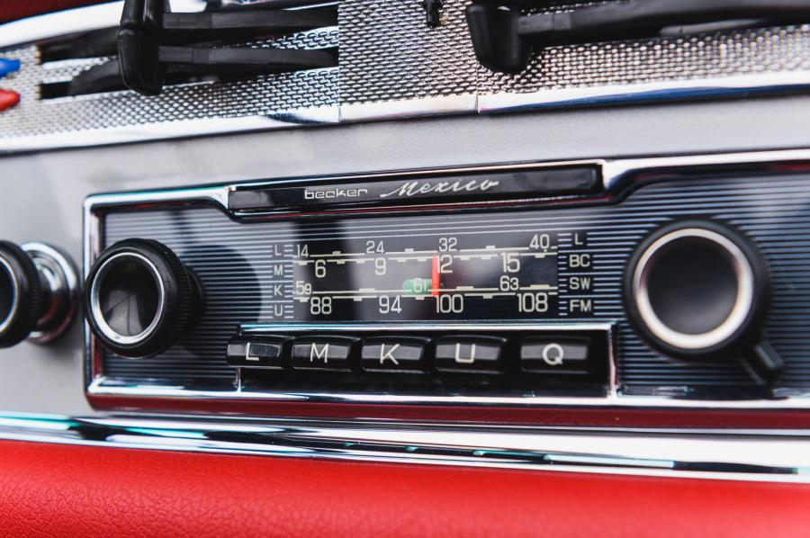 Детали интерьера Mercedes-Benz 280 SL (W113) 1969 года  (EU) (фото 77 из 141)